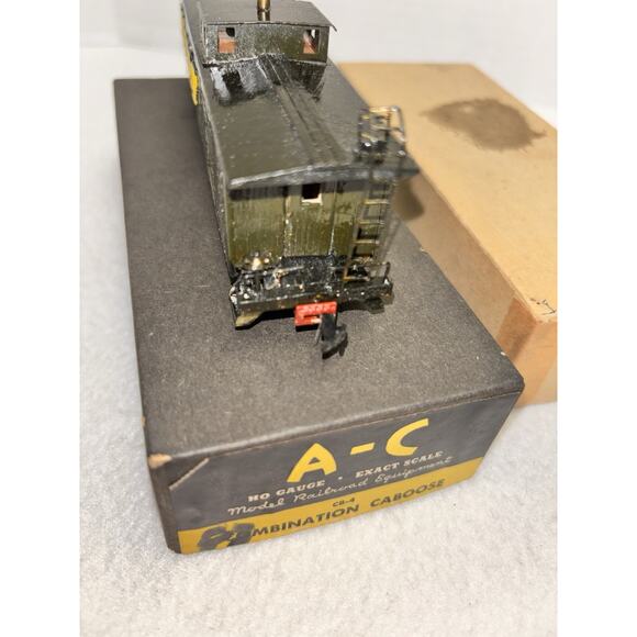 HO Scale Northern Valley Line Caboose #X Green Painted Freight Train - Picture 4 of 11